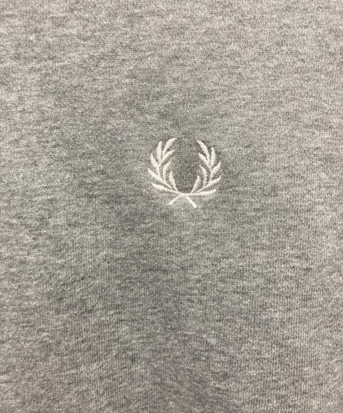 FRED PERRY（フレッドペリー）FRED PERRY (フレッドペリー) ハーフジップロゴスウェットシャツ グレー サイズ:Mの古着・服飾アイテム