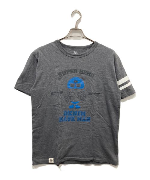 MOMOTARO JEANS（桃太郎ジーンズ）MOMOTARO JEANS (桃太郎ジーンズ) 出陣 GTB マスクマン 桃太郎 Tシャツ グレー サイズ:Lの古着・服飾アイテム