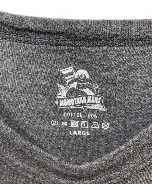 MOMOTARO JEANS（桃太郎ジーンズ）MOMOTARO JEANS (桃太郎ジーンズ) 出陣 GTB マスクマン 桃太郎 Tシャツ グレー サイズ:Lの古着・服飾アイテム