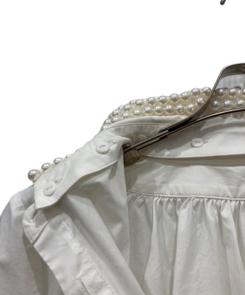 JENNE（ジェンヌ）JENNE (ジェンヌ) パール付シャツ ホワイト サイズ:Lの古着・服飾アイテム