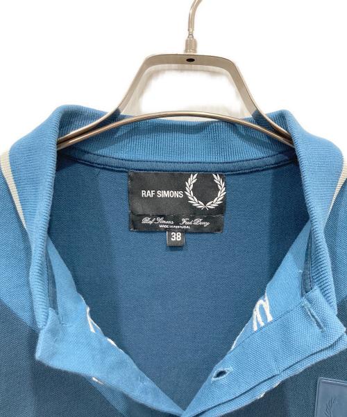 RAF SIMONS（ラフシモンズ）RAF SIMONS (ラフシモンズ) FRED PERRY (フレッドペリー) 切替ポロシャツ ブルー サイズ:38の古着・服飾アイテム