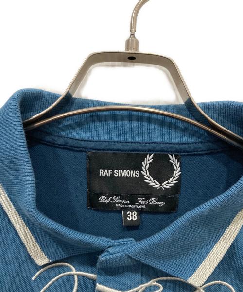 RAF SIMONS（ラフシモンズ）RAF SIMONS (ラフシモンズ) FRED PERRY (フレッドペリー) 切替ポロシャツ ブルー サイズ:38の古着・服飾アイテム