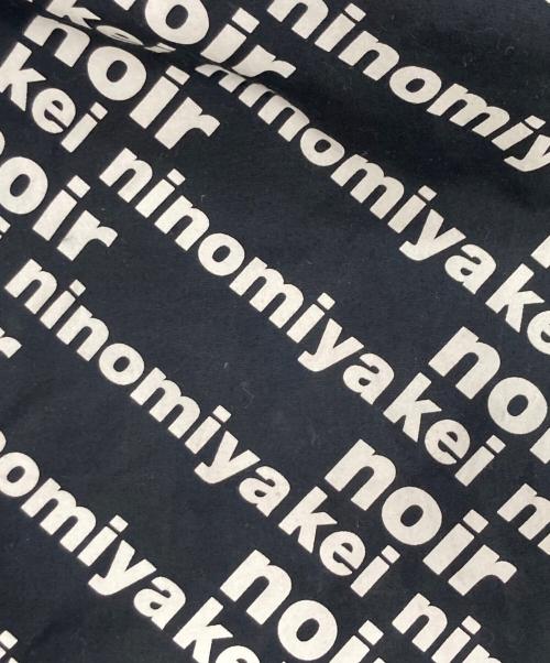 noir kei ninomiya（ノワール ケイ ニノミヤ）noir kei ninomiya (ノワール ケイ ニノミヤ) ロゴプリント柄トートバッグ ブラックの古着・服飾アイテム