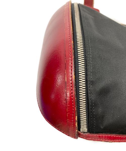 ISSEY MIYAKE ACCESSORY（イッセイミヤケアクセサリー）ISSEY MIYAKE ACCESSORY (イッセイミヤケアクセサリー) ワンショルダーバッグ ブラック×レッドの古着・服飾アイテム