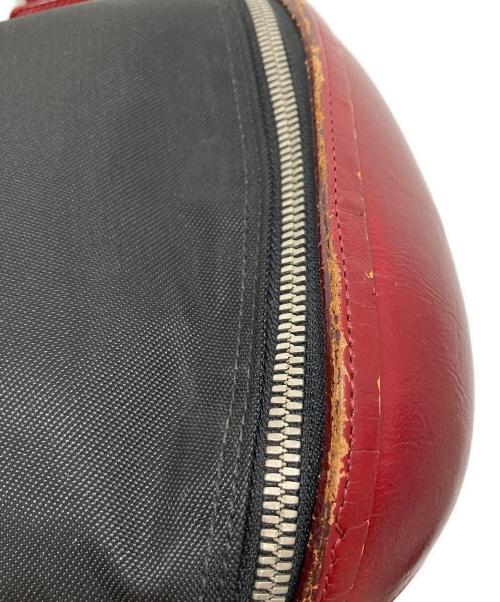 ISSEY MIYAKE ACCESSORY（イッセイミヤケアクセサリー）ISSEY MIYAKE ACCESSORY (イッセイミヤケアクセサリー) ワンショルダーバッグ ブラック×レッドの古着・服飾アイテム