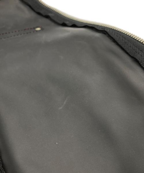 ISSEY MIYAKE ACCESSORY（イッセイミヤケアクセサリー）ISSEY MIYAKE ACCESSORY (イッセイミヤケアクセサリー) ワンショルダーバッグ ブラック×レッドの古着・服飾アイテム