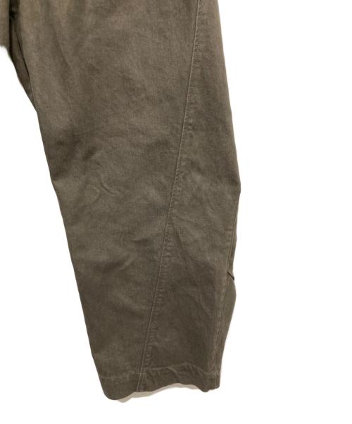 norybrand（ノーリーブランド）norybrand (ノーリーブランド) カーブフィットパンツ カーキ サイズ:Mの古着・服飾アイテム