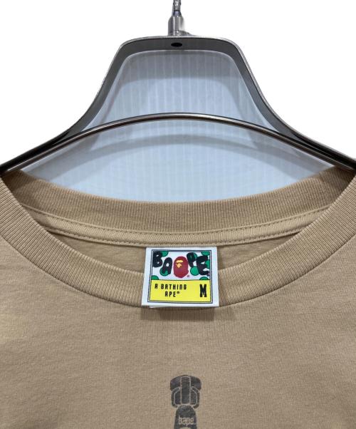 BAPE BY A BATHING APE（ベイプバイアベイシングエイプ）BAPE BY A BATHING APE (ベイプバイアベイシングエイプ) shark graphic T-shirt ベージュ サイズ:Mの古着・服飾アイテム