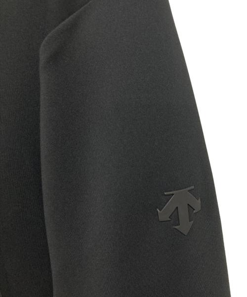 DESCENTE ALLTERRAIN（デザイント オルテライン）DESCENTE ALLTERRAIN (デザイント オルテライン) ソフトシェルジャケット / フーデッドジャケット ブラック サイズ:Lの古着・服飾アイテム