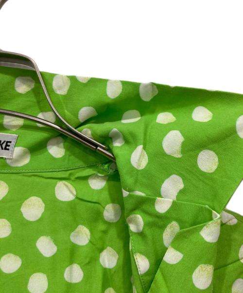 ISSEY MIYAKE（イッセイミヤケ）ISSEY MIYAKE (イッセイミヤケ) ドット柄クロップドシャツ グリーン サイズ:Mの古着・服飾アイテム