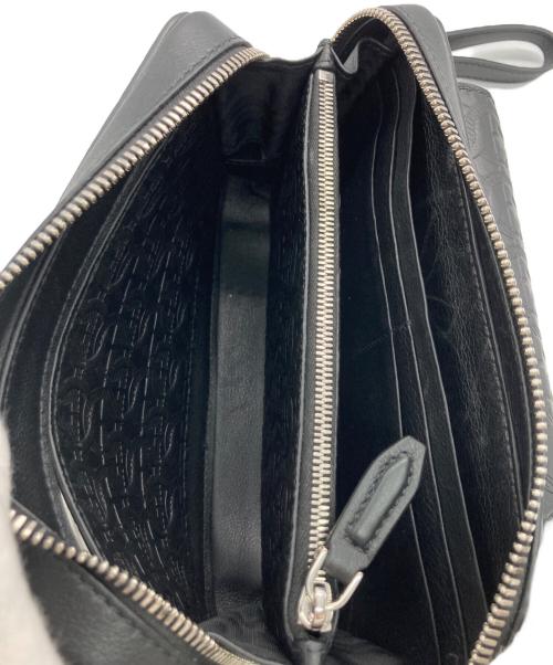 Salvatore Ferragamo（サルヴァトーレ フェラガモ）Salvatore Ferragamo (サルヴァトーレ フェラガモ) トラベル エンボス トラベルポーチ ブラックの古着・服飾アイテム