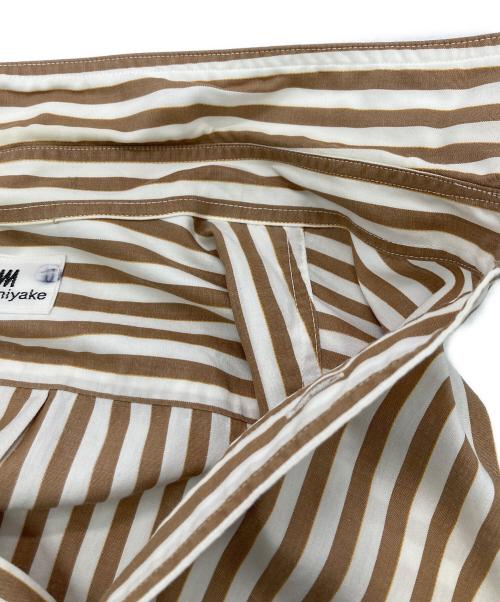 IM ISSEY MIYAKE（アイエムイッセイミヤケ）IM ISSEY MIYAKE (アイエムイッセイミヤケ) ストライプシャツ ホワイト×ブラウン サイズ:Mの古着・服飾アイテム