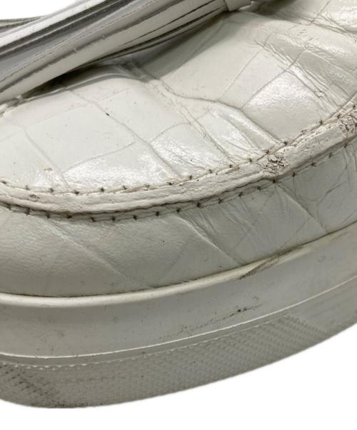 TOD'S（トッズ）TOD'S (トッズ) クロコ型押しタッセルローファー ホワイト サイズ:38の古着・服飾アイテム