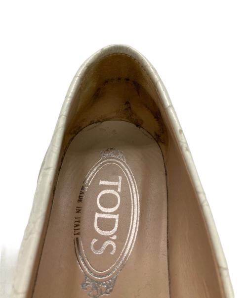 TOD'S（トッズ）TOD'S (トッズ) クロコ型押しタッセルローファー ホワイト サイズ:38の古着・服飾アイテム