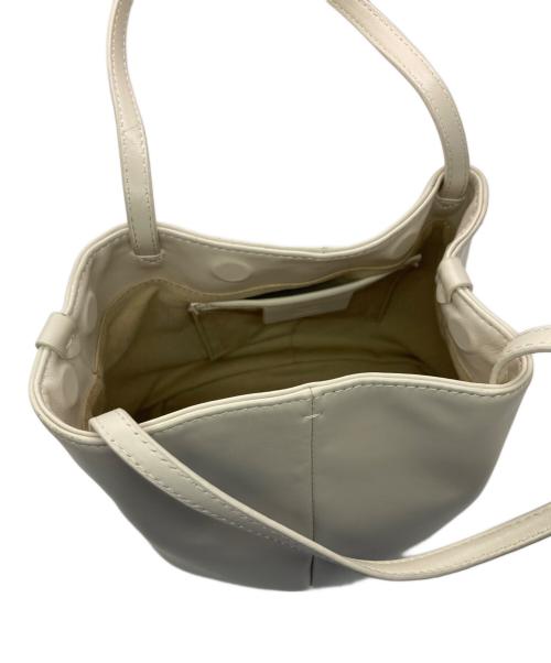 Atelier de LUMEN（アトリエ・ド・ルメン）ATELIER DE LUMEN (アトリエ・ド・ルメン) BON BALLON BAG ホワイトの古着・服飾アイテム
