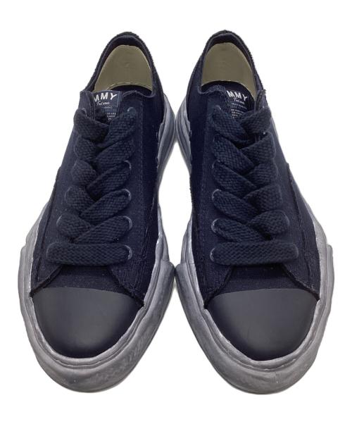 Maison MIHARA YASUHIRO（メゾン ミハラ ヤスヒロ）Maison MIHARA YASUHIRO (メゾン ミハラ ヤスヒロ) Peterson Low Over Dy ネイビー サイズ:42の古着・服飾アイテム