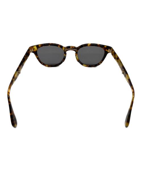 OLIVER PEOPLES（オリバーピープルズ）OLIVER PEOPLES (オリバーピープルズ) 折り畳みサングラス ブラウン サイズ:47□22-137の古着・服飾アイテム