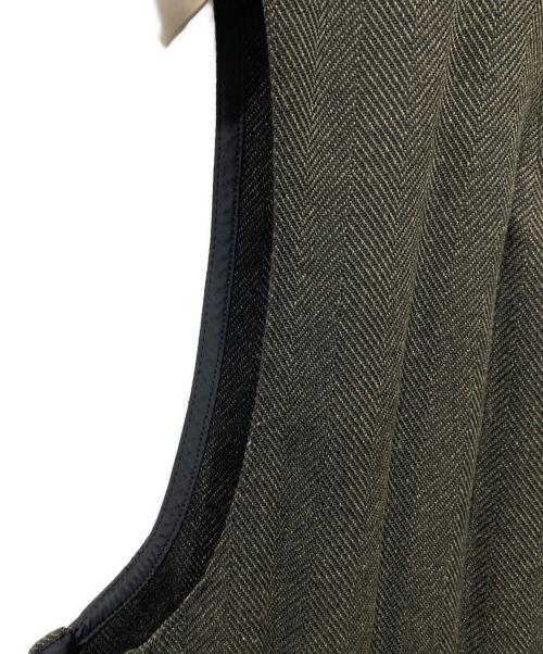 RockyMountainFeatherBed（ロッキーマウンテンフェザーベッド）RockyMountainFeatherBed (ロッキーマウンテンフェザーベッド) SYN TWEED DOWN VEST カーキ サイズ:38の古着・服飾アイテム