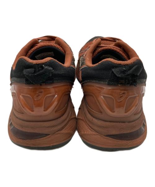 asics（アシックス）asics (アシックス) Kiko Kostadinov (キコ・コスタディノフ) GEL-BURZ 2 ブラウン サイズ:26.5cmの古着・服飾アイテム