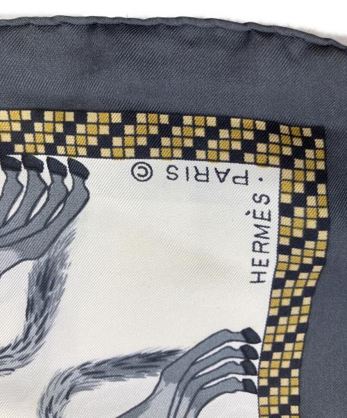 HERMES（エルメス）HERMES (エルメス) シルクスカーフ グレーの古着・服飾アイテム