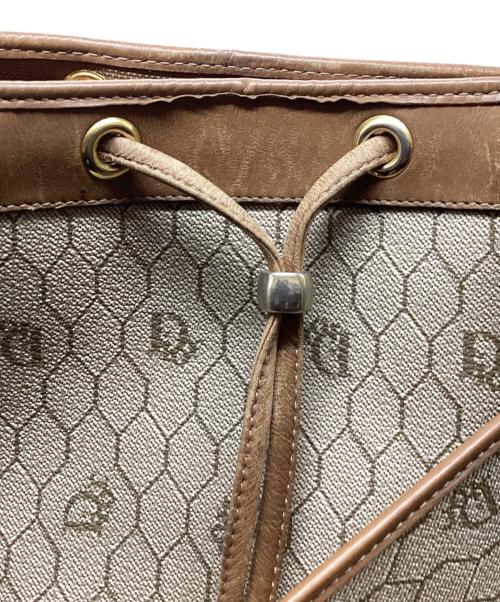 Christian Dior（クリスチャン ディオール）Christian Dior (クリスチャン ディオール) ハニカム柄巾着ショルダーバッグ ベージュの古着・服飾アイテム
