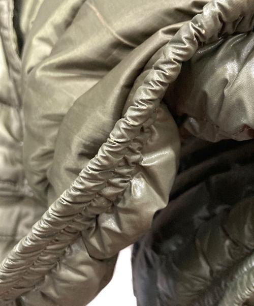ISSEY MIYAKE（イッセイミヤケ）ISSEY MIYAKE (イッセイミヤケ) ダウンジャケット カーキ サイズ:3の古着・服飾アイテム