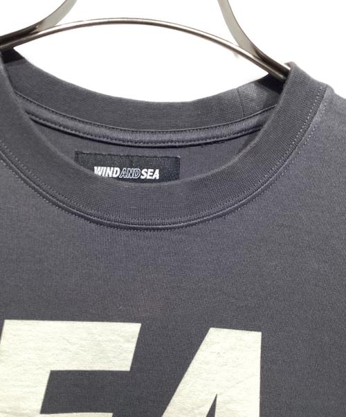 WIND AND SEA（ウィンダンシー）WIND AND SEA (ウィンダンシー) ブランドロゴクルーネックTシャツ グレー サイズ:Mの古着・服飾アイテム