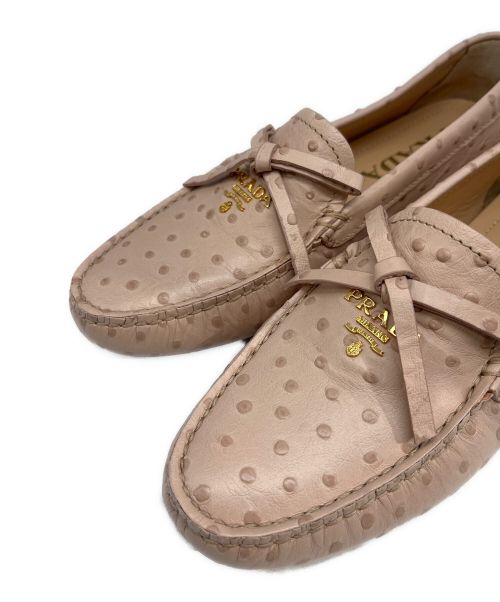 PRADA（プラダ）PRADA (プラダ) オーストリッチタイプ ロゴドライビングシューズ ピンク サイズ:36 1/2の古着・服飾アイテム