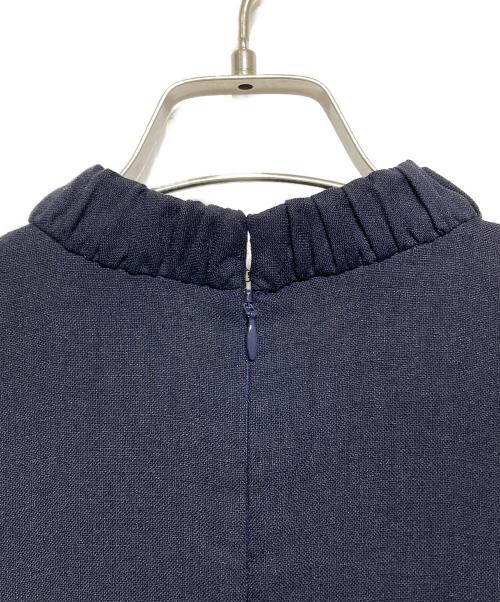 ENFOLD（エンフォルド）ENFOLD (エンフォルド) リネンライク 立体スリーブDRESS ネイビー サイズ:36の古着・服飾アイテム