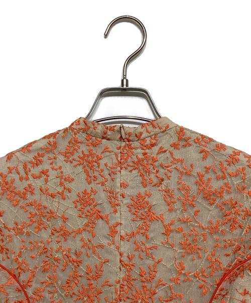 CLANE（クラネ）CLANE (クラネ) FLORET EMBROIDERY ARM ONE PIECE ベージュ×オレンジ サイズ:1の古着・服飾アイテム