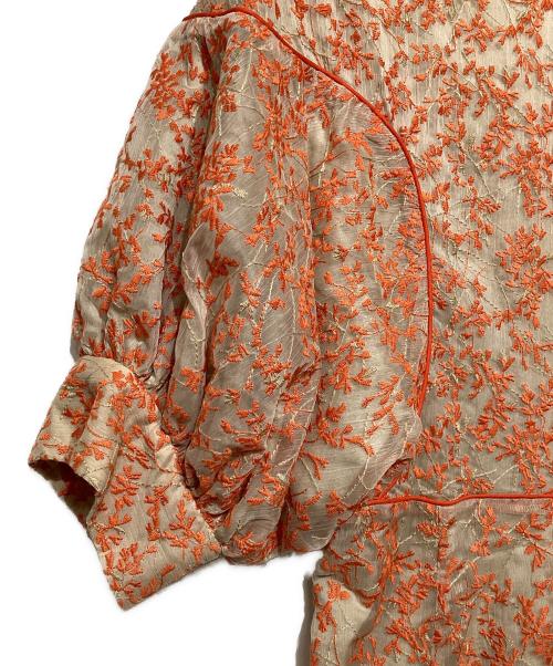 CLANE（クラネ）CLANE (クラネ) FLORET EMBROIDERY ARM ONE PIECE ベージュ×オレンジ サイズ:1の古着・服飾アイテム