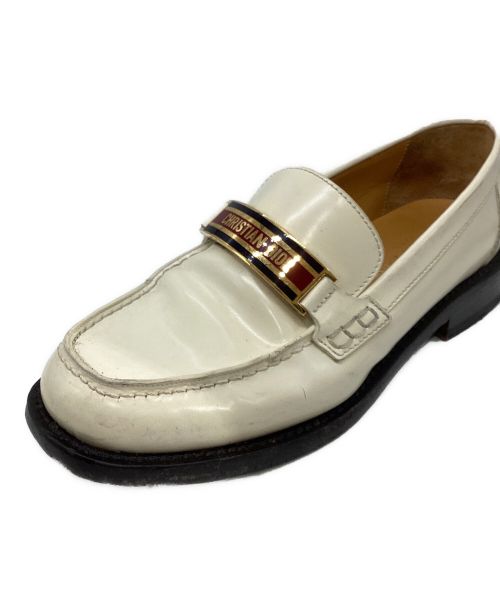 Christian Dior（クリスチャン ディオール）Christian Dior (クリスチャン ディオール) 21AWロゴプレートローファー ホワイト サイズ:36Dの古着・服飾アイテム