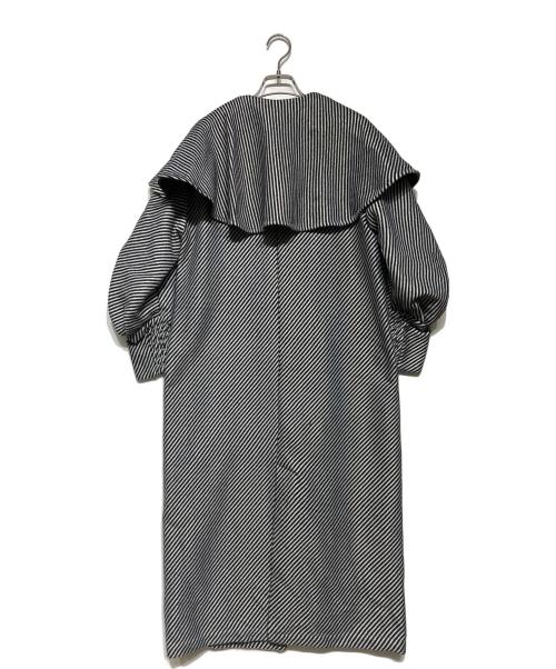 Ameri（アメリ）Ameri (アメリ) 2WAY CAPE PUFF SLEEVE COAT ホワイト×ブラック サイズ:S 未使用品の古着・服飾アイテム