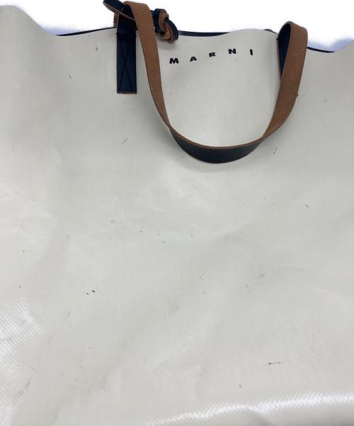 MARNI（マルニ）MARNI (マルニ) PVCバイカラーショッピングバッグ アイボリー×ブラックの古着・服飾アイテム