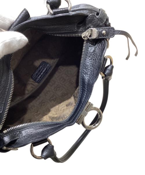 Salvatore Ferragamo（サルヴァトーレ フェラガモ）Salvatore Ferragamo (サルヴァトーレ フェラガモ) ガンチーニハンドバッグ ブラックの古着・服飾アイテム