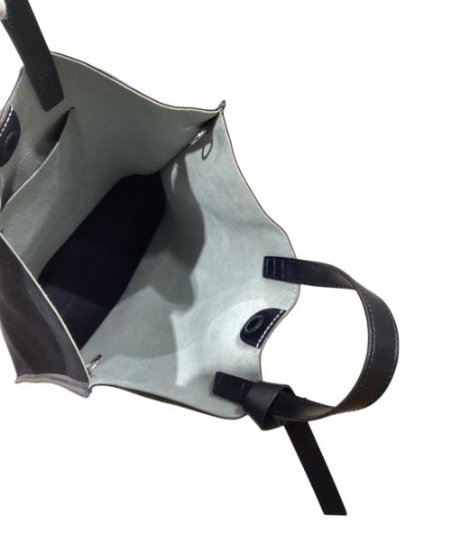 FEEL AND TASTE（フィールアンドテイスト）FEEL AND TASTE (フィールアンドテイスト) ラージフラットトートバッグ ブラックの古着・服飾アイテム