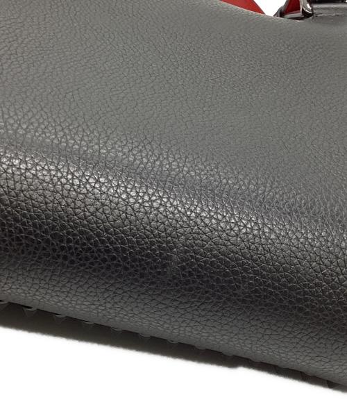 Christian Louboutin（クリスチャン・ルブタン）Christian Louboutin (クリスチャン・ルブタン) スタッズショルダーバッグ ブラックの古着・服飾アイテム