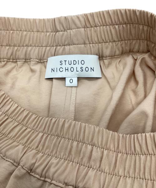 STUDIO NICHOLSON（スタジオ ニコルソン）STUDIO NICHOLSON (スタジオ ニコルソン) Gia Plaster パンツ ベージュの古着・服飾アイテム