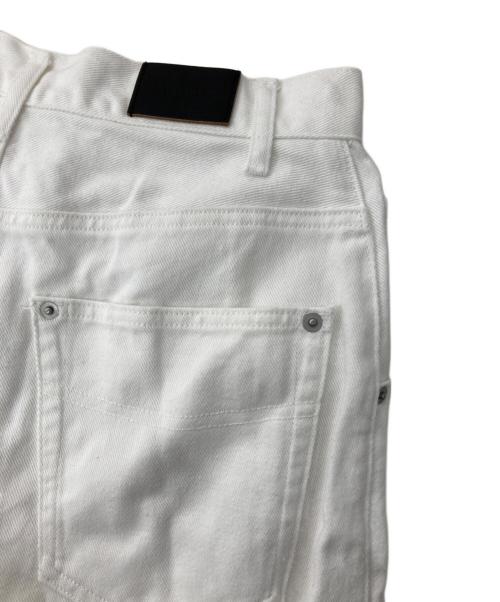 willfully（ウィルフリー）willfully (ウィルフリー) darts curve silhouette denim PT ホワイト サイズ:Mの古着・服飾アイテム