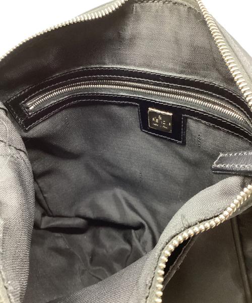 FENDI（フェンディ）FENDI (フェンディ) ナイロンワンショルダーバッグ ブラックの古着・服飾アイテム