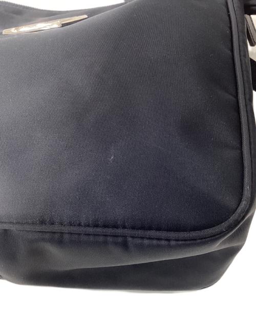 FENDI（フェンディ）FENDI (フェンディ) ナイロンワンショルダーバッグ ブラックの古着・服飾アイテム