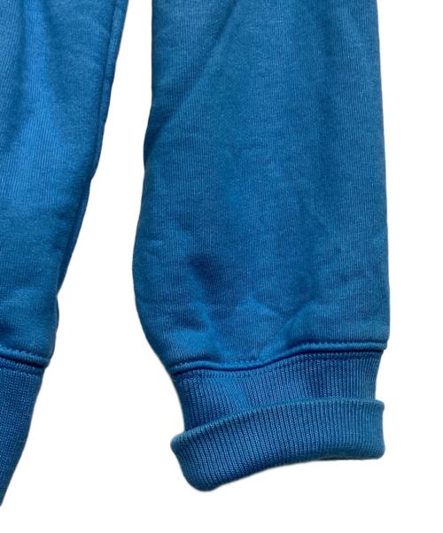 PALACE（パレス）PALACE (パレス) 刺繍クルーネックスウェット ブルー サイズ:Sの古着・服飾アイテム