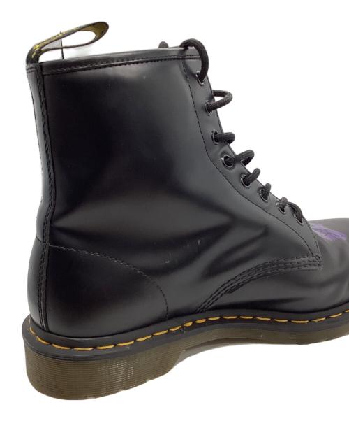 Dr.Martens（ドクターマーチン）Dr.Martens (ドクターマーチン) Needles (ニードルズ) 8 HOLES STRIPE BOOTS　26258011 ブラック サイズ:UK10の古着・服飾アイテム