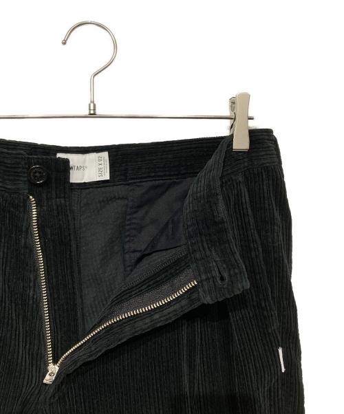 WTAPS（ダブルタップス）WTAPS (ダブルタップス) TUCK 02 TROUSERS/COTTON.CORDUROY ブラック サイズ:02の古着・服飾アイテム