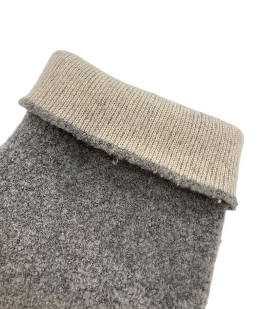 LOEWE（ロエベ）LOEWE (ロエベ) Two-tone stretch wool blend sweater（ツートン ストレッチ ウール ブレンド セーター） ベージュ×グレー サイズ:Mの古着・服飾アイテム