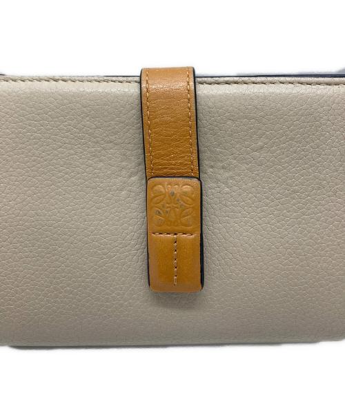LOEWE（ロエベ）LOEWE (ロエベ) バーティカル ウォレット ラージ ベージュの古着・服飾アイテム
