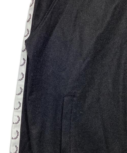 FRED PERRY（フレッドペリー）FRED PERRY (フレッドペリー) Taped Track Jacket　J4620 ブラック サイズ:Mの古着・服飾アイテム