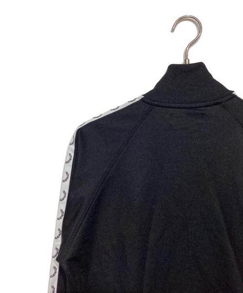 FRED PERRY（フレッドペリー）FRED PERRY (フレッドペリー) Taped Track Jacket　J4620 ブラック サイズ:Mの古着・服飾アイテム