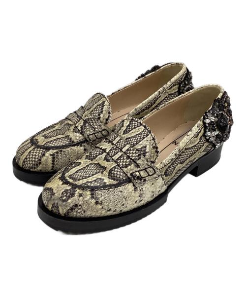 N°21（ヌメロヴェントゥーノ）N°21 (ヌメロヴェントゥーロ) パイソンビジューローファー ベージュ サイズ:36の古着・服飾アイテム