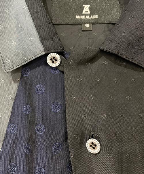 ANREALAGE（アンリアレイジ）ANREALAGE (アンリアレイジ) PANEL PATCHWORK CUPRO SHIRT ブラック×ネイビー サイズ:46の古着・服飾アイテム